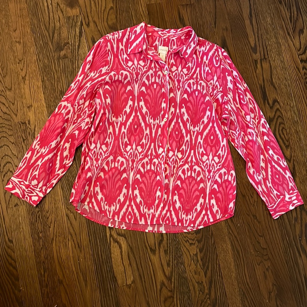 Excellent condition!!! Chico’s size 2 button down. Super soft cotton.